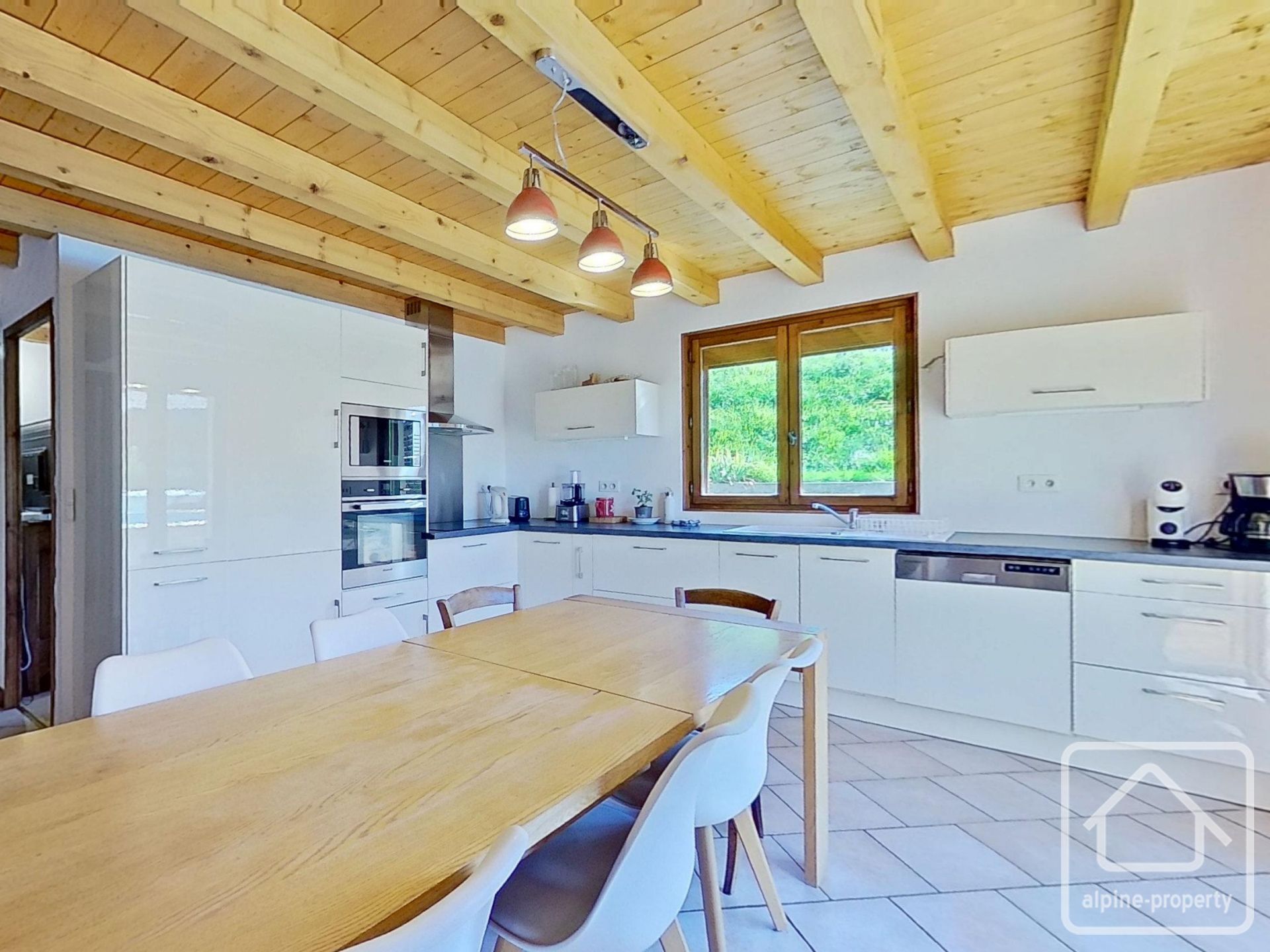 Chalet With 4 Bedrooms, An Independent Studio, 2 Bathrooms, A Swimming Pool, And A Double Garage. – CHALETDUPONTE