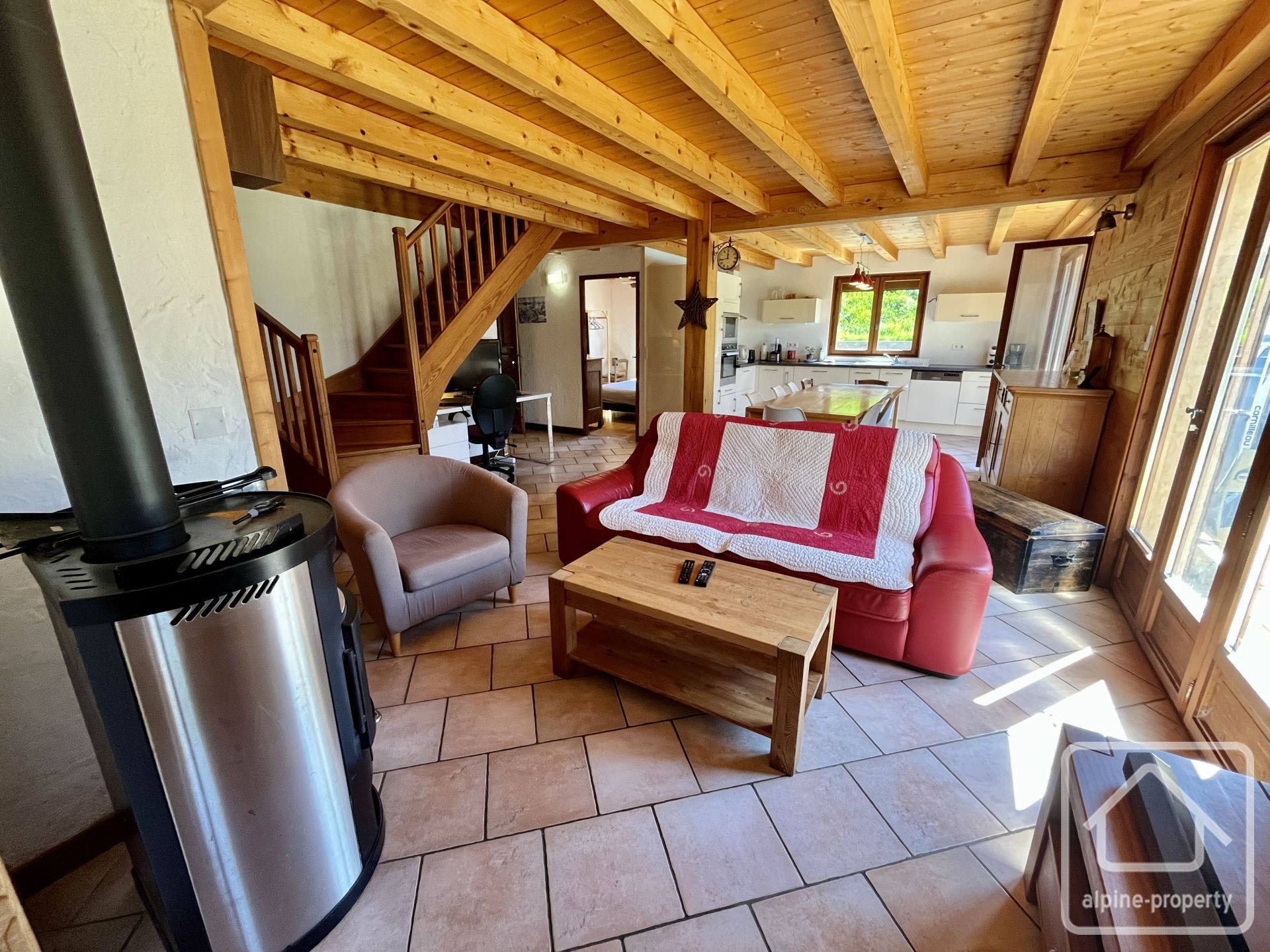 Chalet With 4 Bedrooms, An Independent Studio, 2 Bathrooms, A Swimming Pool, And A Double Garage. – CHALETDUPONTE