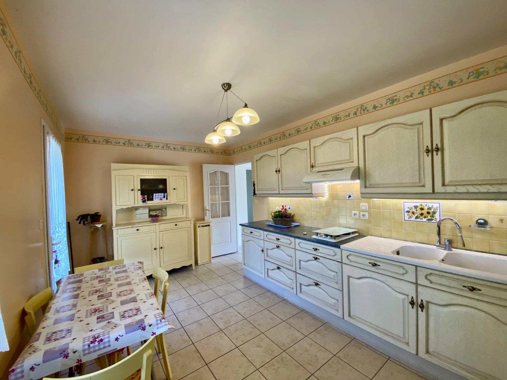 A lovely bungalow with 3 bedrooms near Montmorillon, Poitou-Charentes – France – BVI82339
