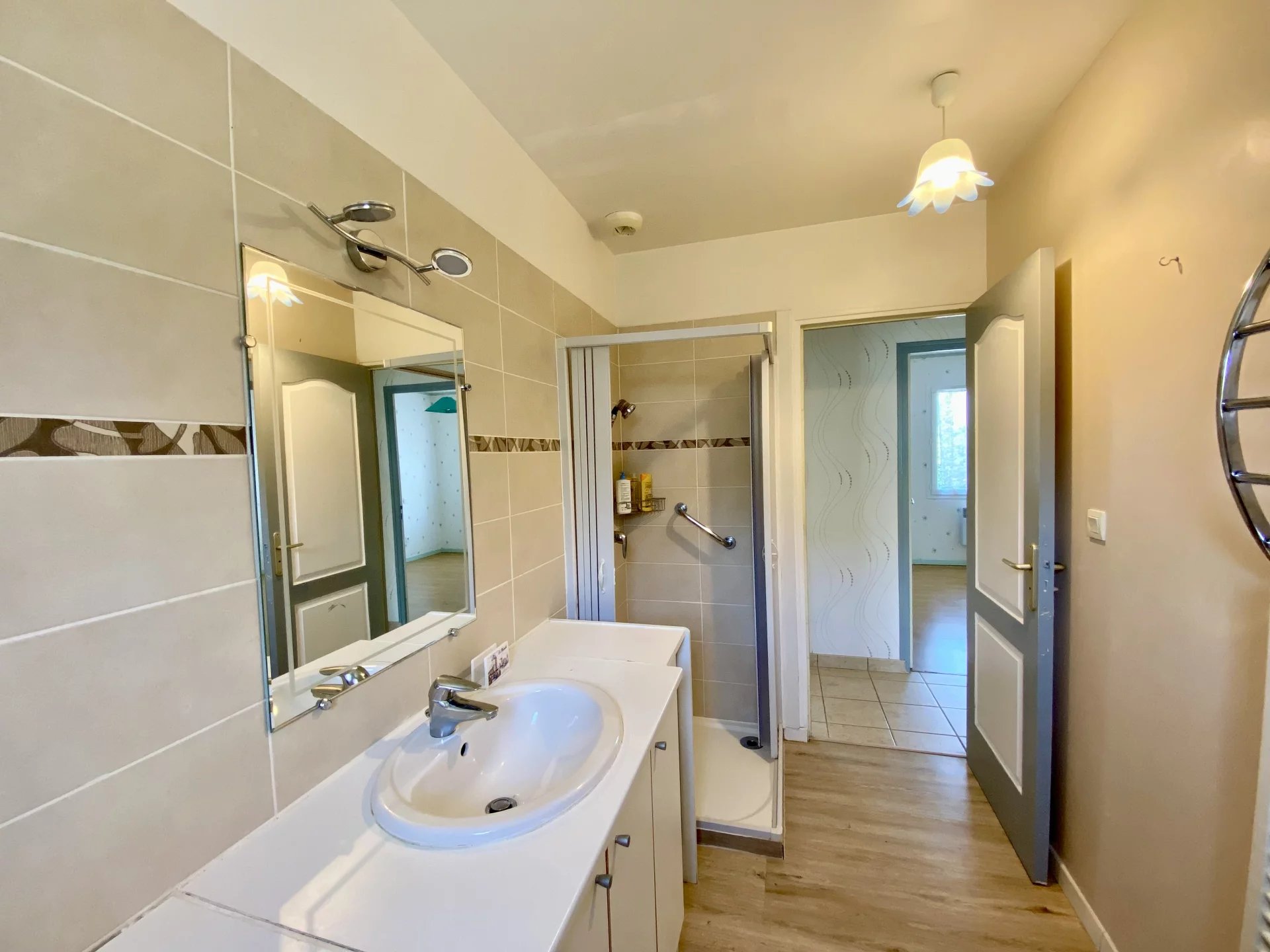 A lovely bungalow with 3 bedrooms near Montmorillon, Poitou-Charentes – France – BVI82339