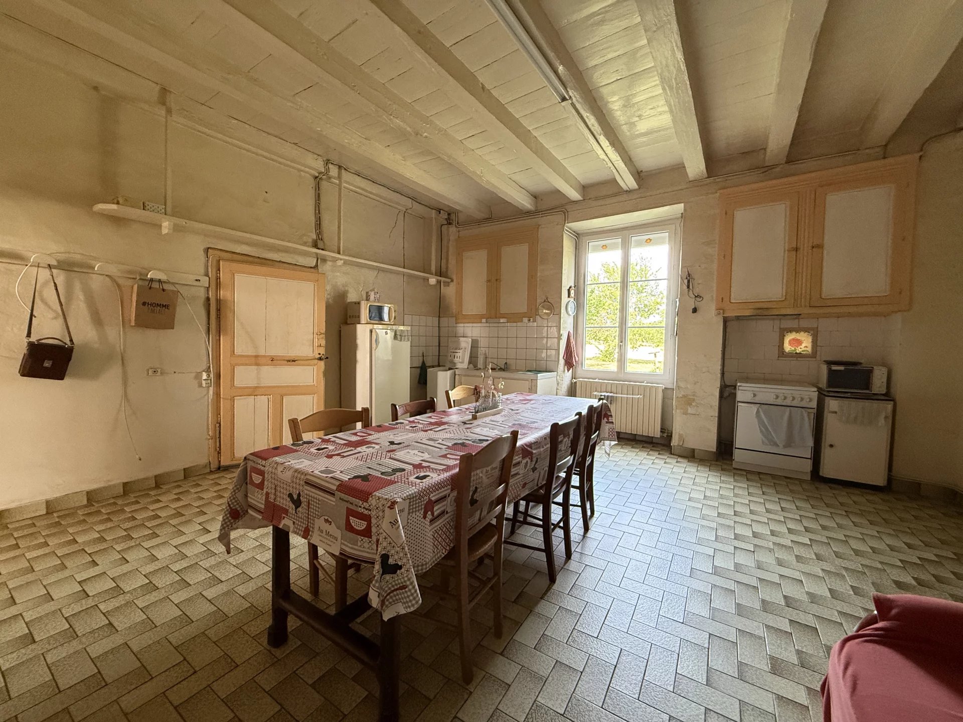 Impressive Maison de Maître offering 7 bedrooms, outbuildings and nearly 2.6 hectares of land, Poitou-Charentes – France – BVI81258