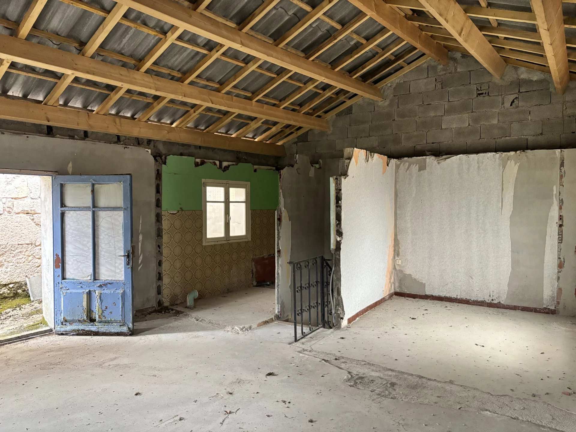 In the heart of the village, Midi-Pyrénées – France – BVI82497