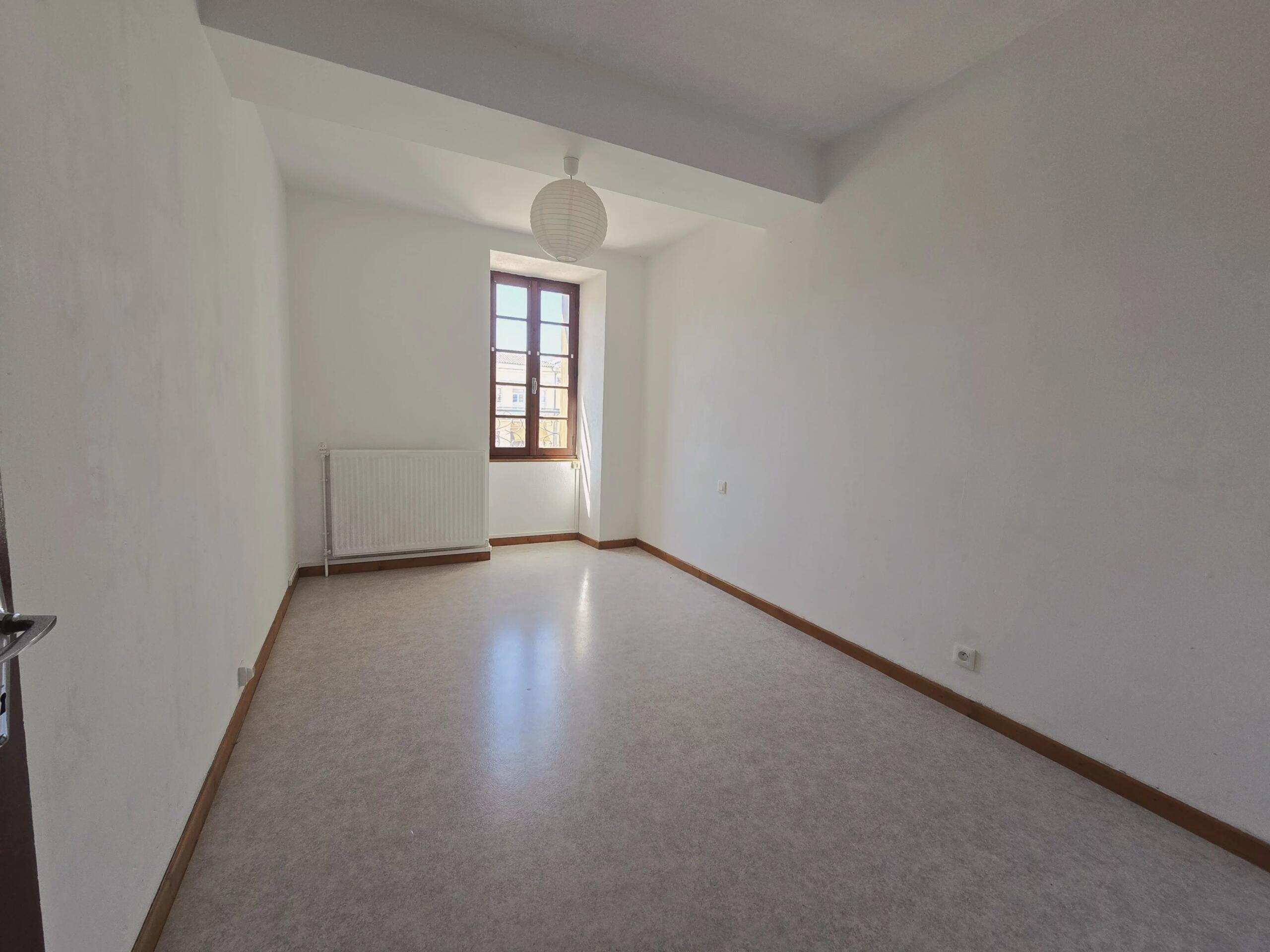 House in lovely village centre, Aquitaine – France – BVI80071