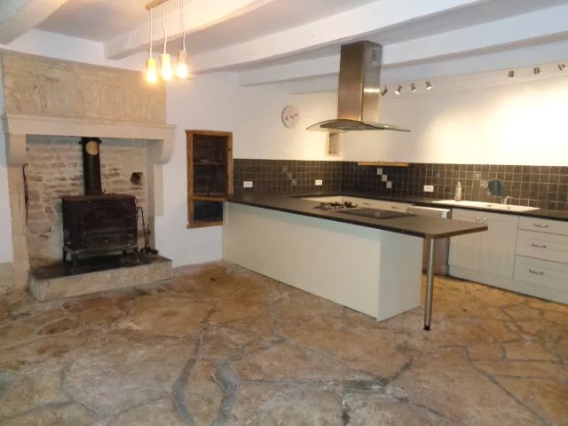 Large characterful 3 bedroom village house with outbuildings, Poitou-Charentes – France – BVI81973