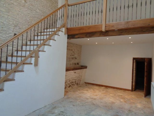 Large characterful 3 bedroom village house with outbuildings, Poitou-Charentes – France – BVI81973