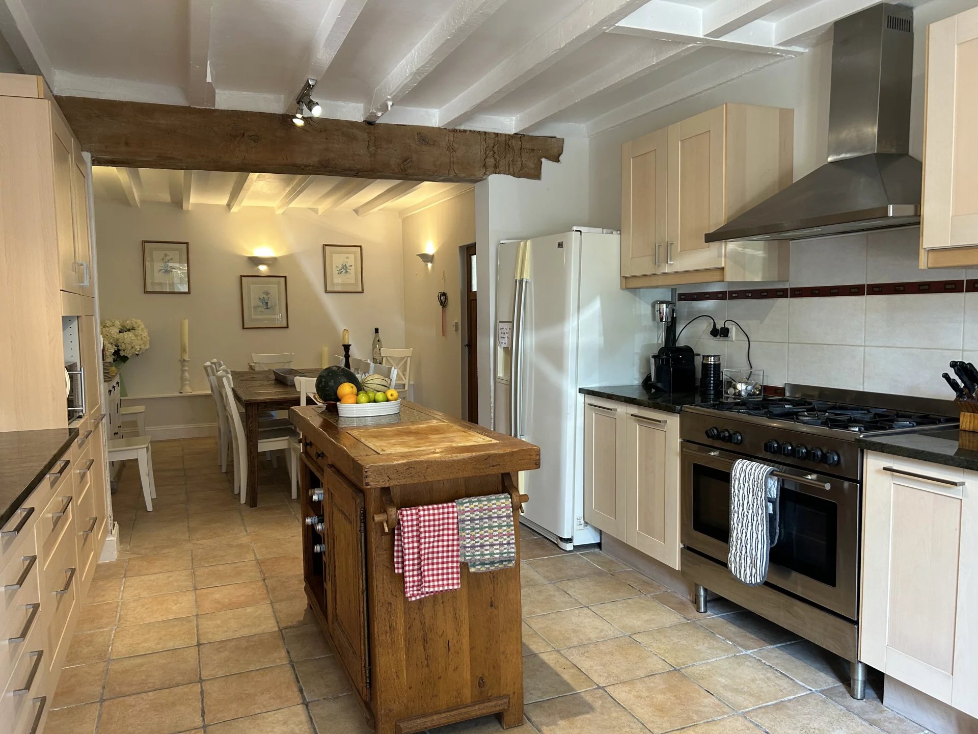 Spacious 6 bed, 5 bath detached residence with pool, Poitou-Charentes – France – BVI81930