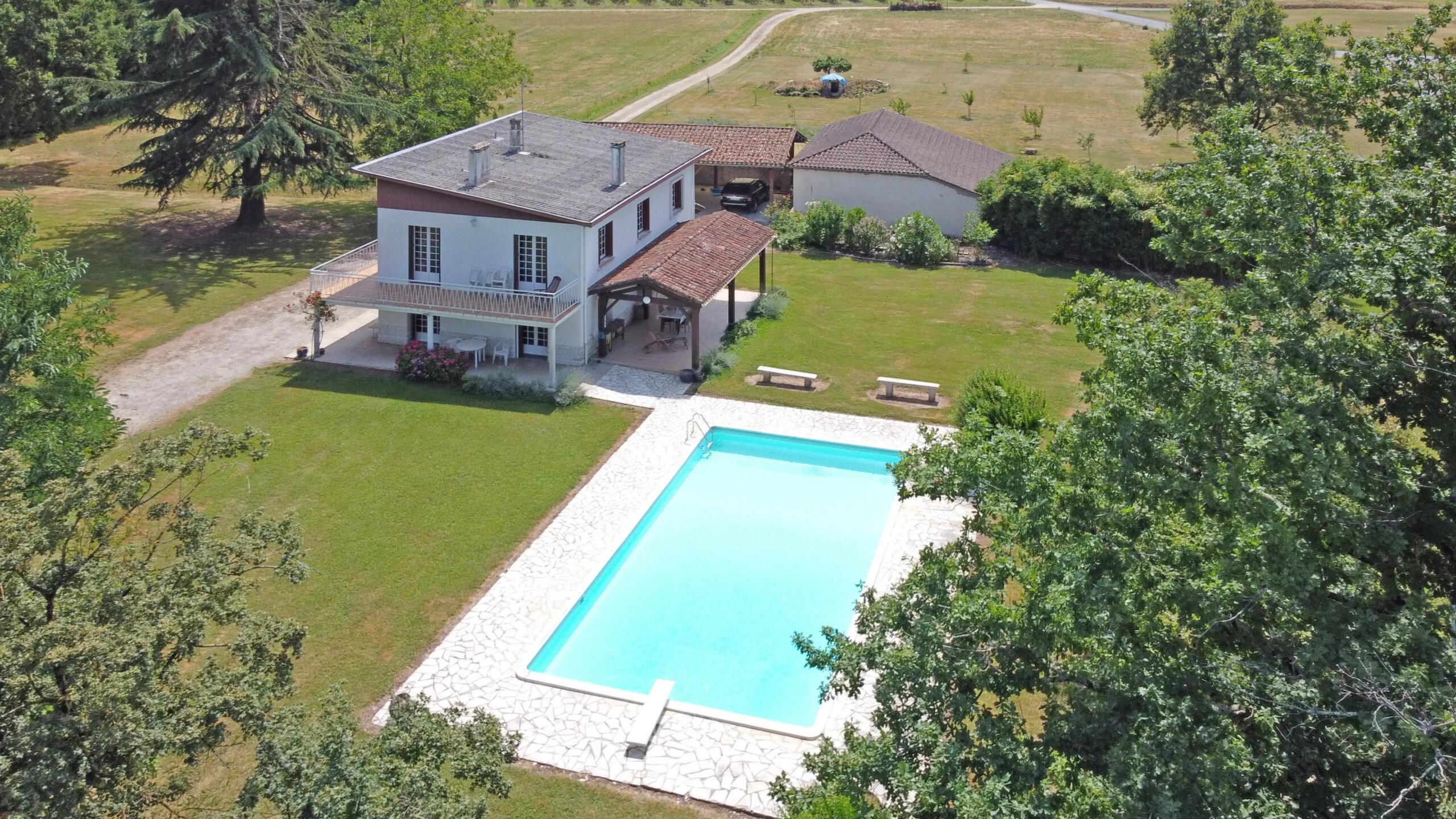 Riverside property with swimming pool, Aquitaine – France – BVI80170