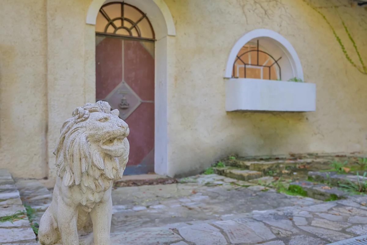 5 bedroom maison a renover in Montauroux, Var, France – 12030360168