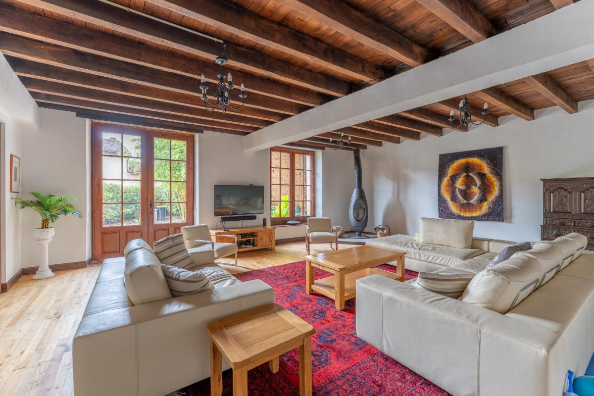 7 bedroom maison in Nanteuil En Vallee, Charente, France – 9C9C0499759A4A4C