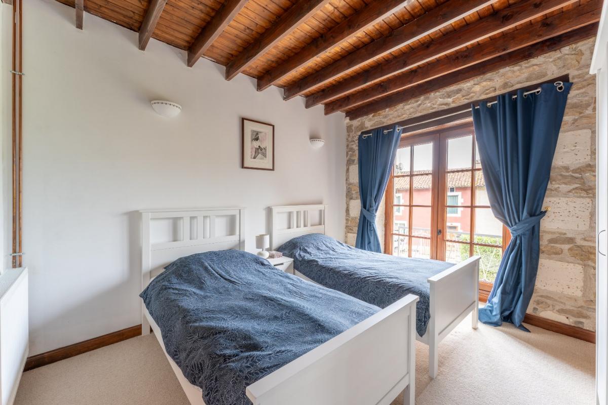 7 bedroom maison in Nanteuil En Vallee, Charente, France – 9C9C0499759A4A4C