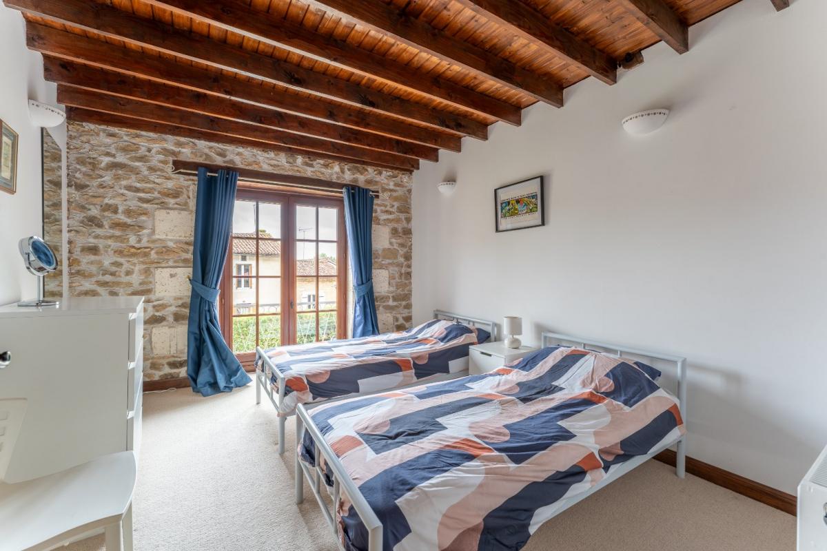 7 bedroom maison in Nanteuil En Vallee, Charente, France – 9C9C0499759A4A4C