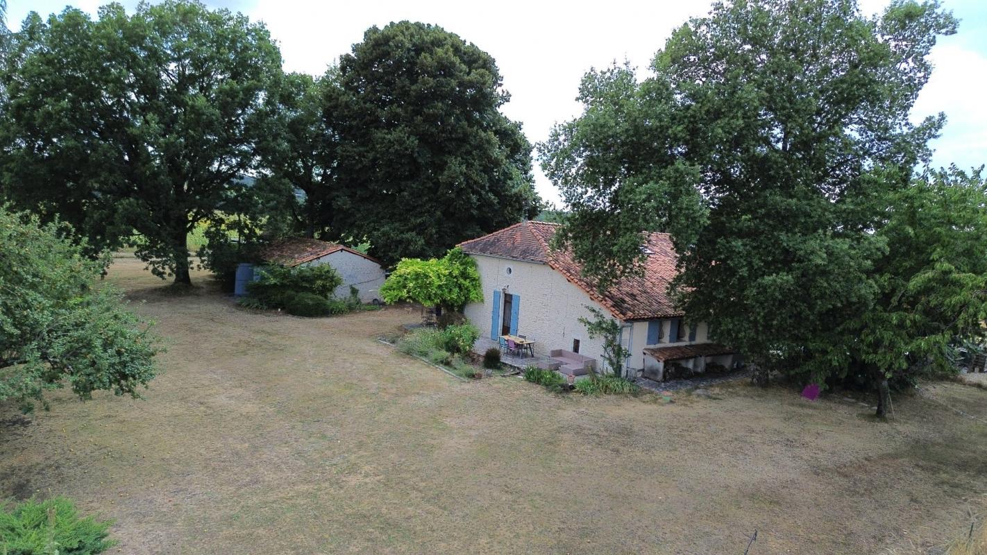 4 bedroom maison in Bellon, Charente, France