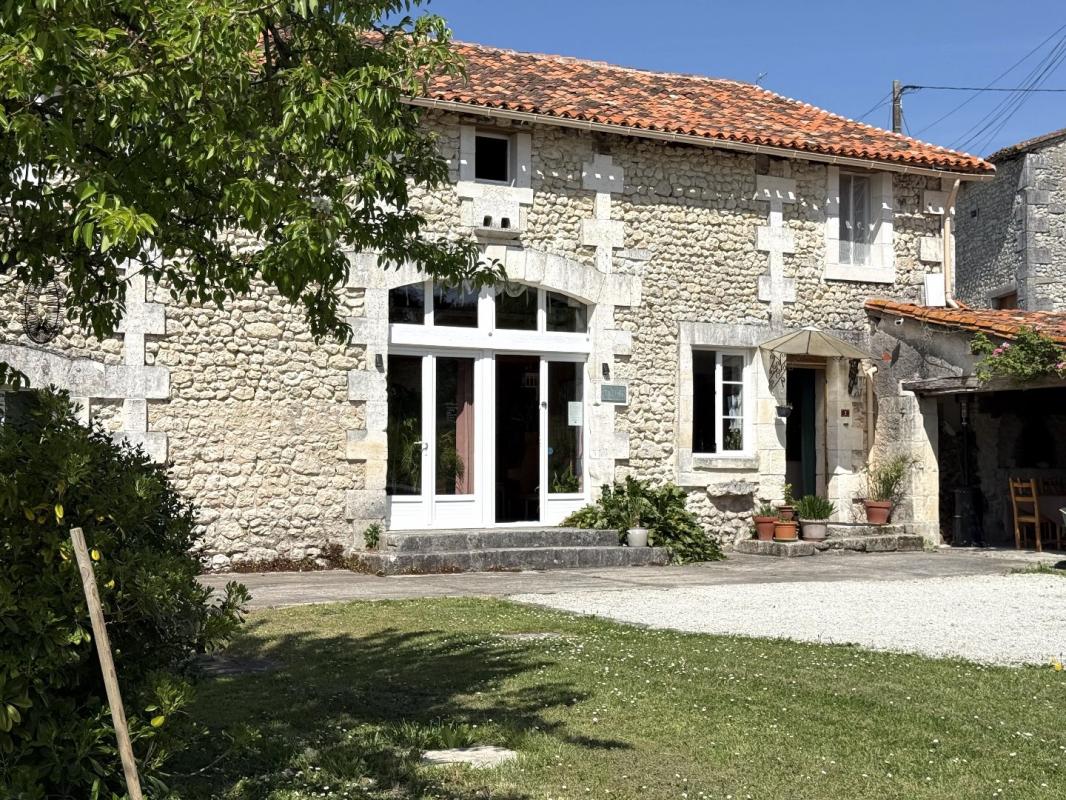 7 bedroom maison in Nanteuil Auriac De Bourzac, Dordogne, France