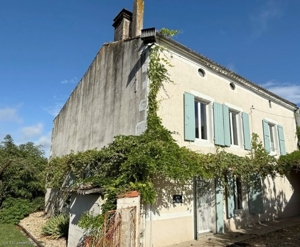 2 bedroom House in Villefagnan, France – r7355