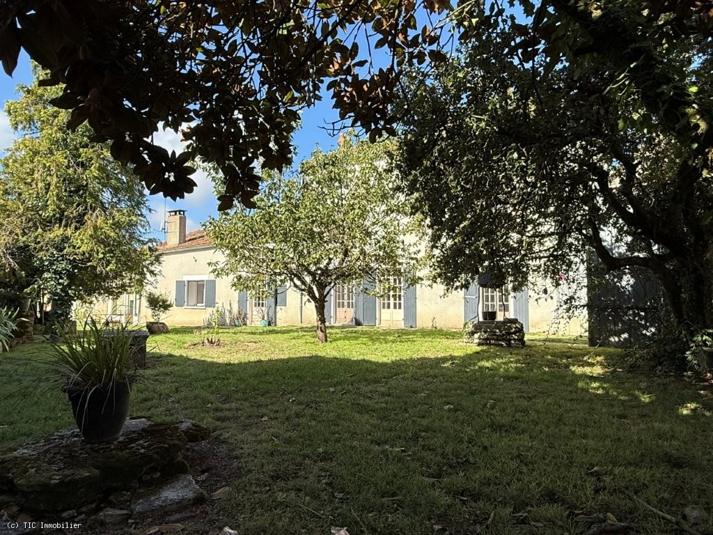 6 bedroom House in Villefagnan, France – r7343