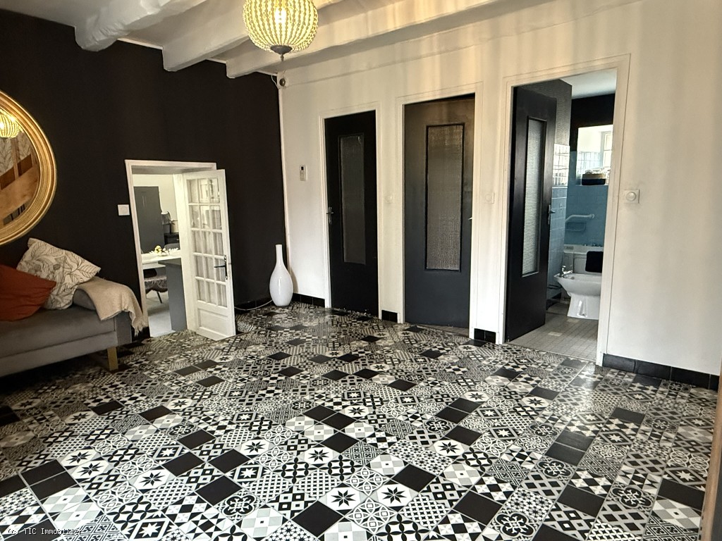 6 bedroom House in Villefagnan, France – r7343