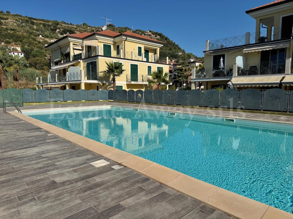 E1314 For sale with exclusive assignment, we propose in Bordighera,