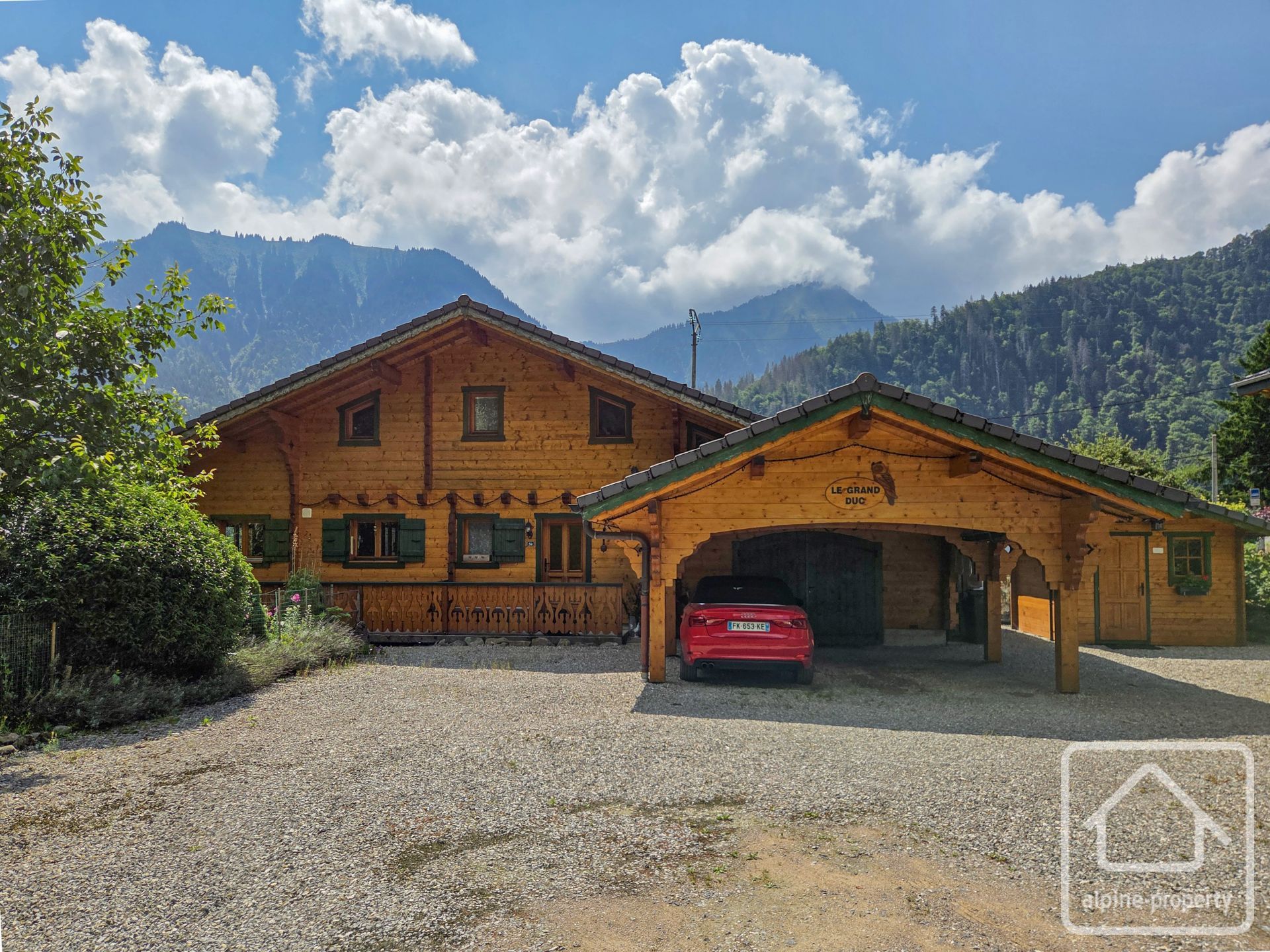 A Pretty, Modern Chalet In A Sunny Location With Beautiful Gardens. – CHALETLEGRANDDUC