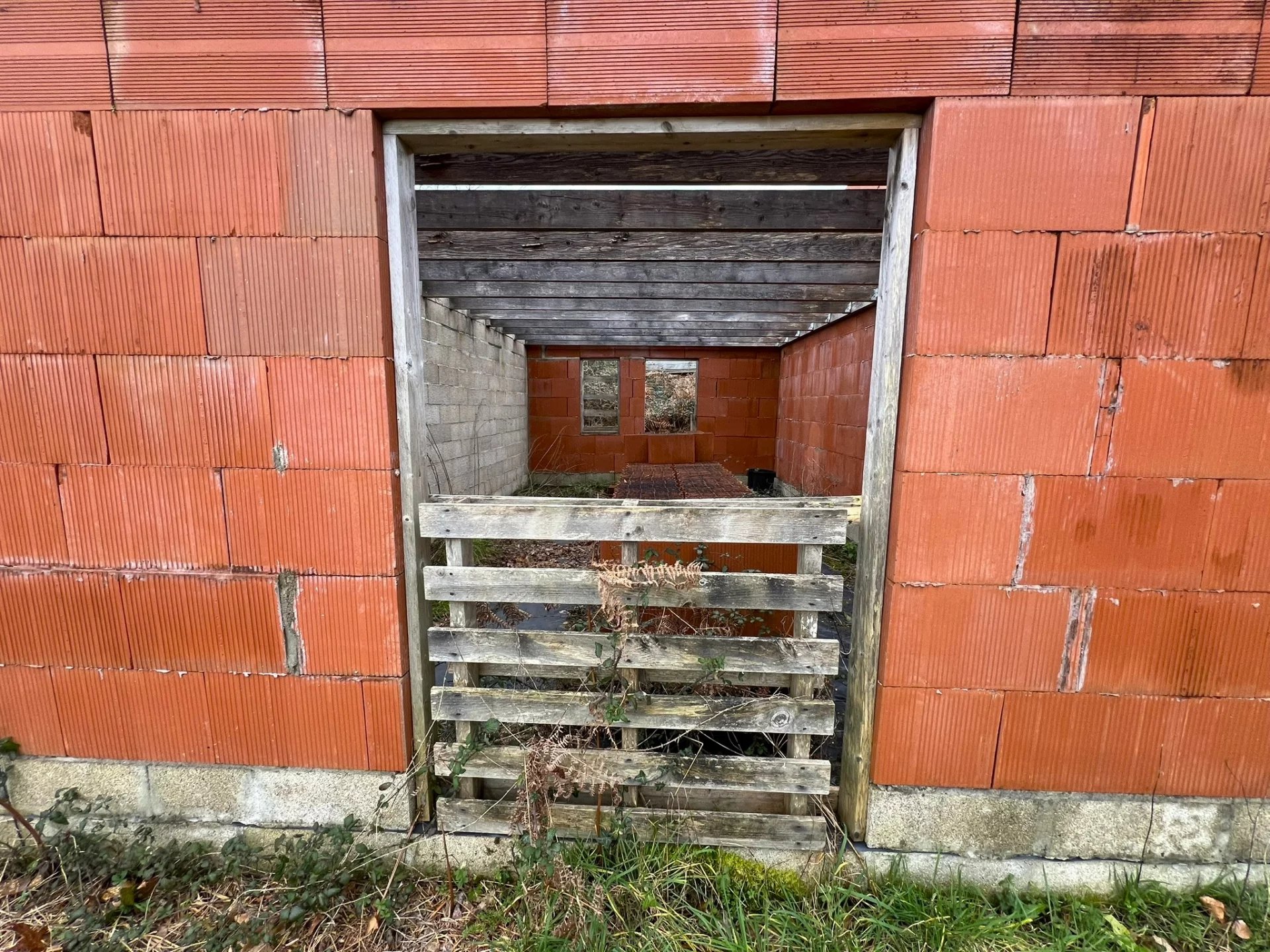 Building plot  on the edge of a quiet hamlet, Aquitaine – France – BVI79090