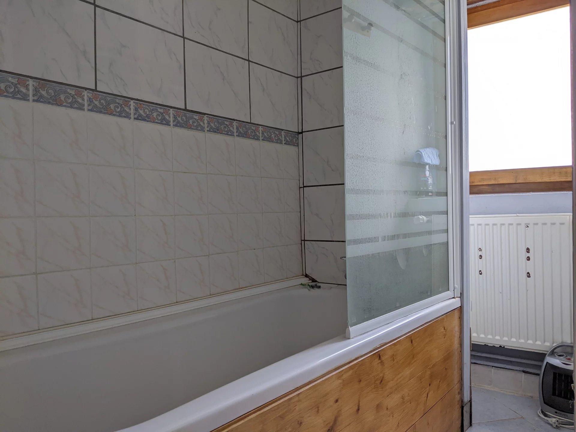 Charming cottage with attached large barn, Poitou-Charentes – France – BVI73257