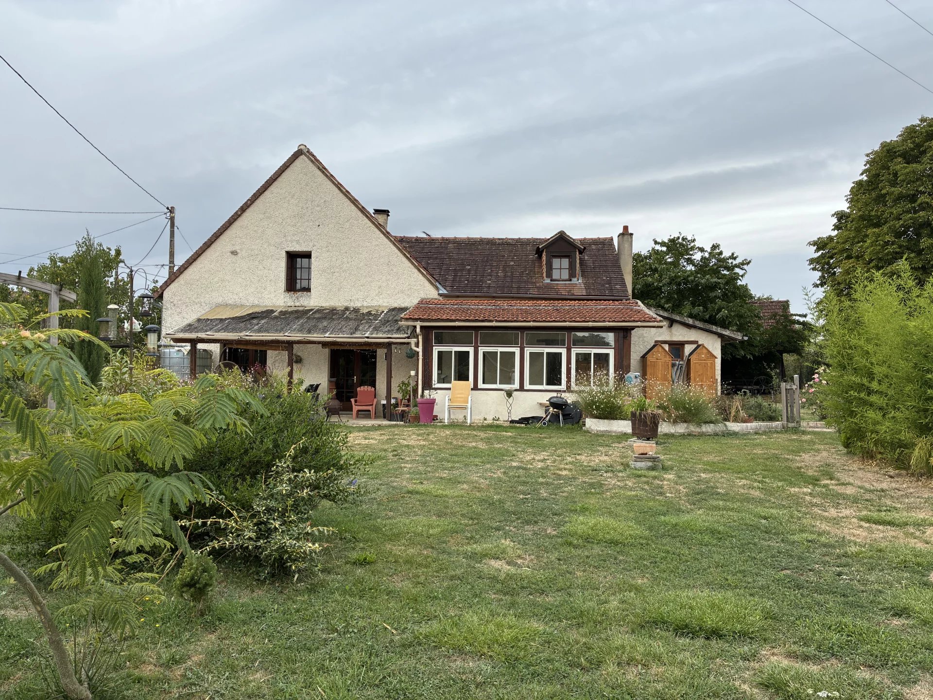 Character house, plus 3-bed guest house and pool!, Poitou-Charentes – France – BVI74220