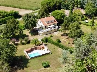 Spacious Home with Panoramic Views and Endless Potential, Aquitaine – France – BVI82441