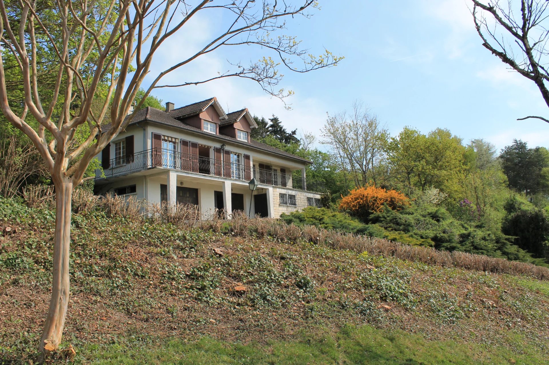 Beautiful village home with views, Poitou-Charentes – France – BVI67490