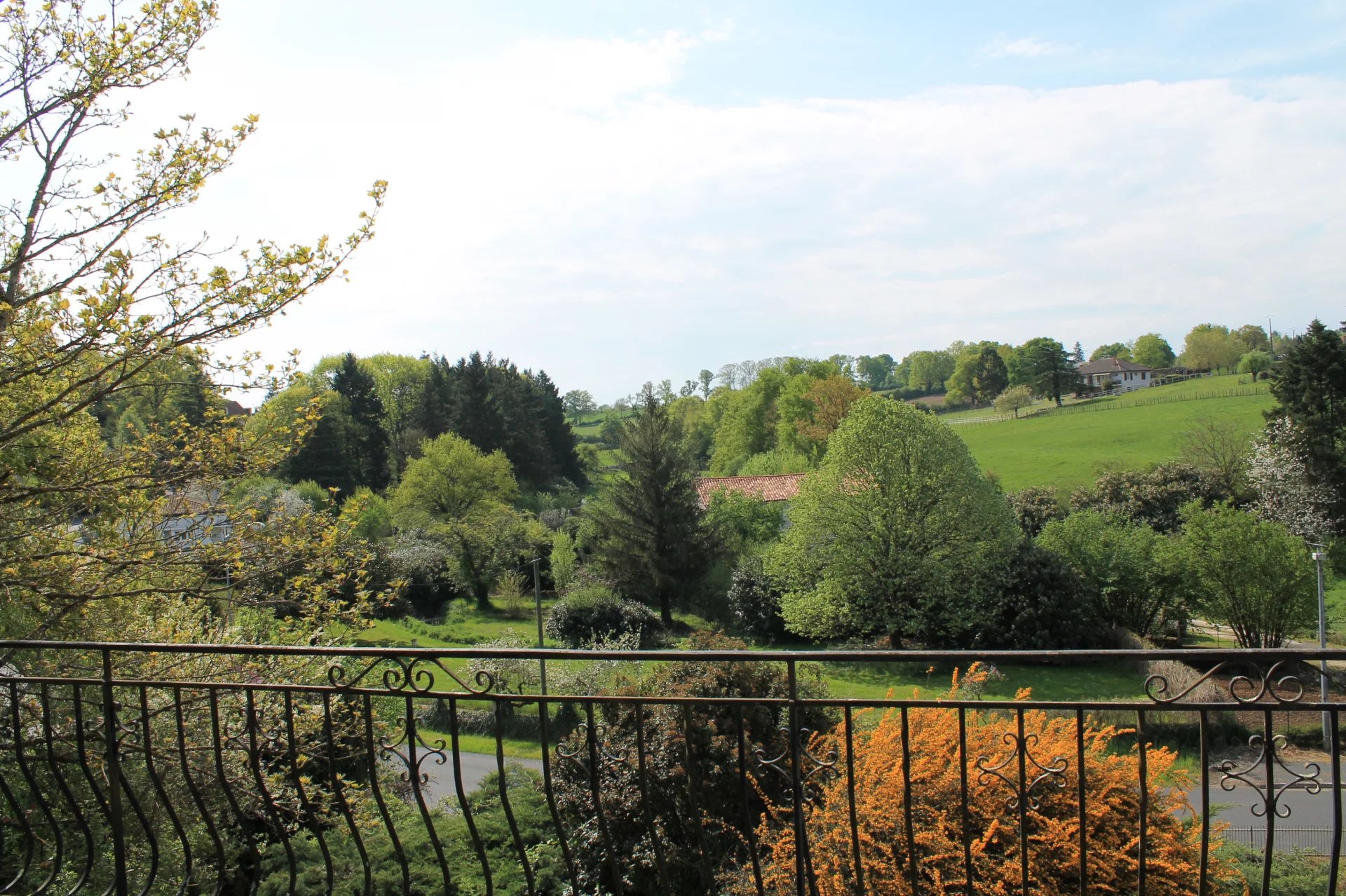 Beautiful village home with views, Poitou-Charentes – France – BVI67490
