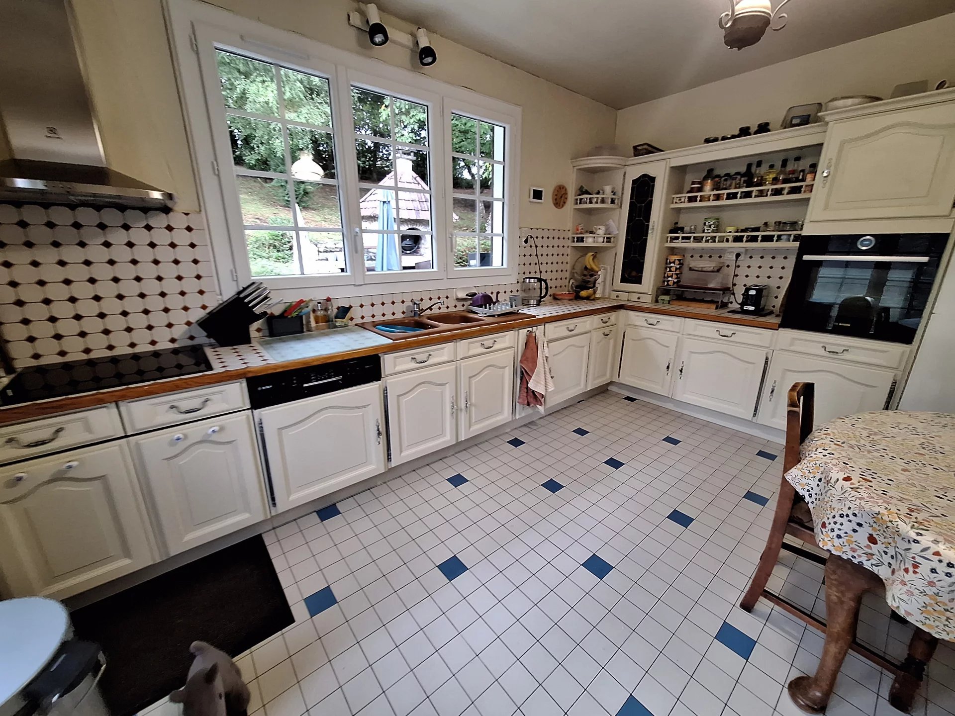 Beautiful village home with views, Poitou-Charentes – France – BVI67490