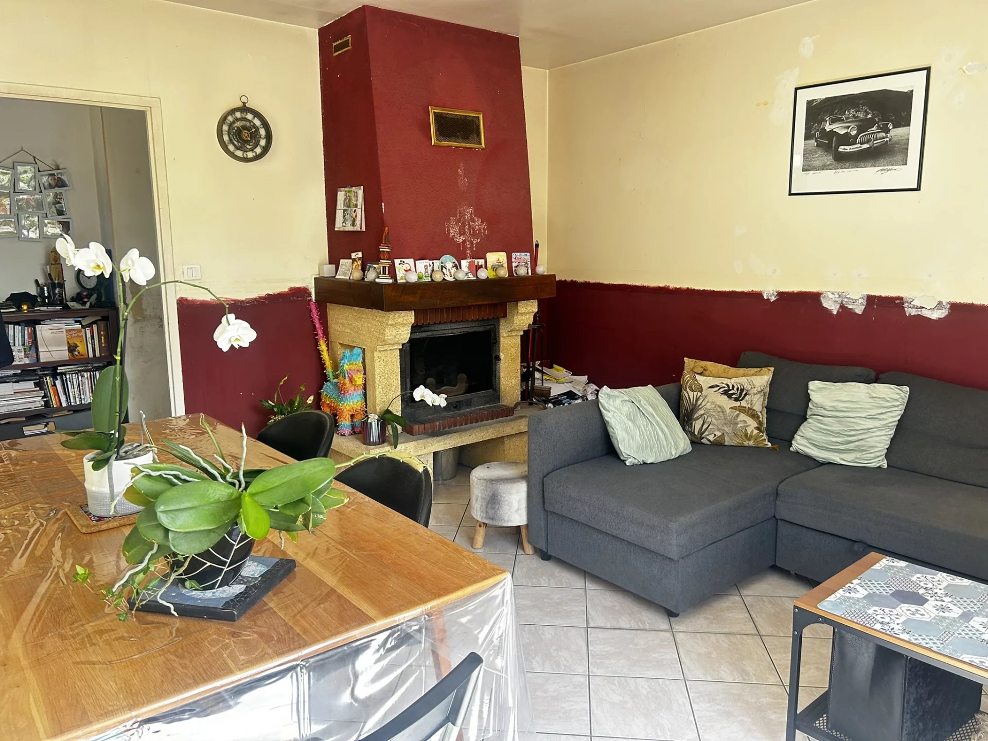 Small bungalow plus 2nd house to renovate and barns, Poitou-Charentes – France – BVI81902