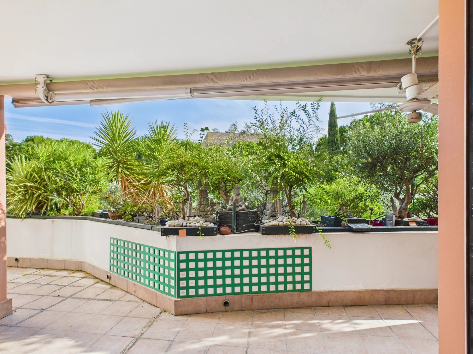 For Sale – 88 m² 3/4 room apartment with south-facing terrace – Close to Aix-en-Provence city centre, Provence-Alpes-Côte d’Azur – France – BVI82079