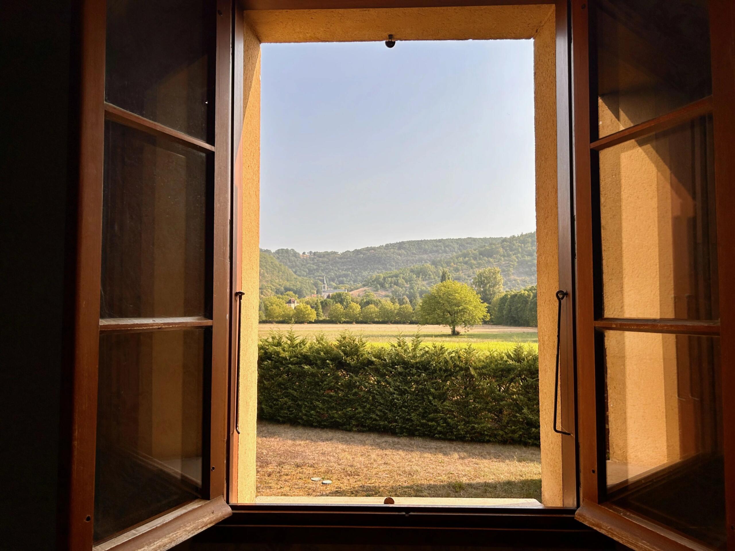 Six-Bedroom Lotoise House with Pigeonnier near Gourdon, Lot, Midi-Pyrénées – France – BVI82242