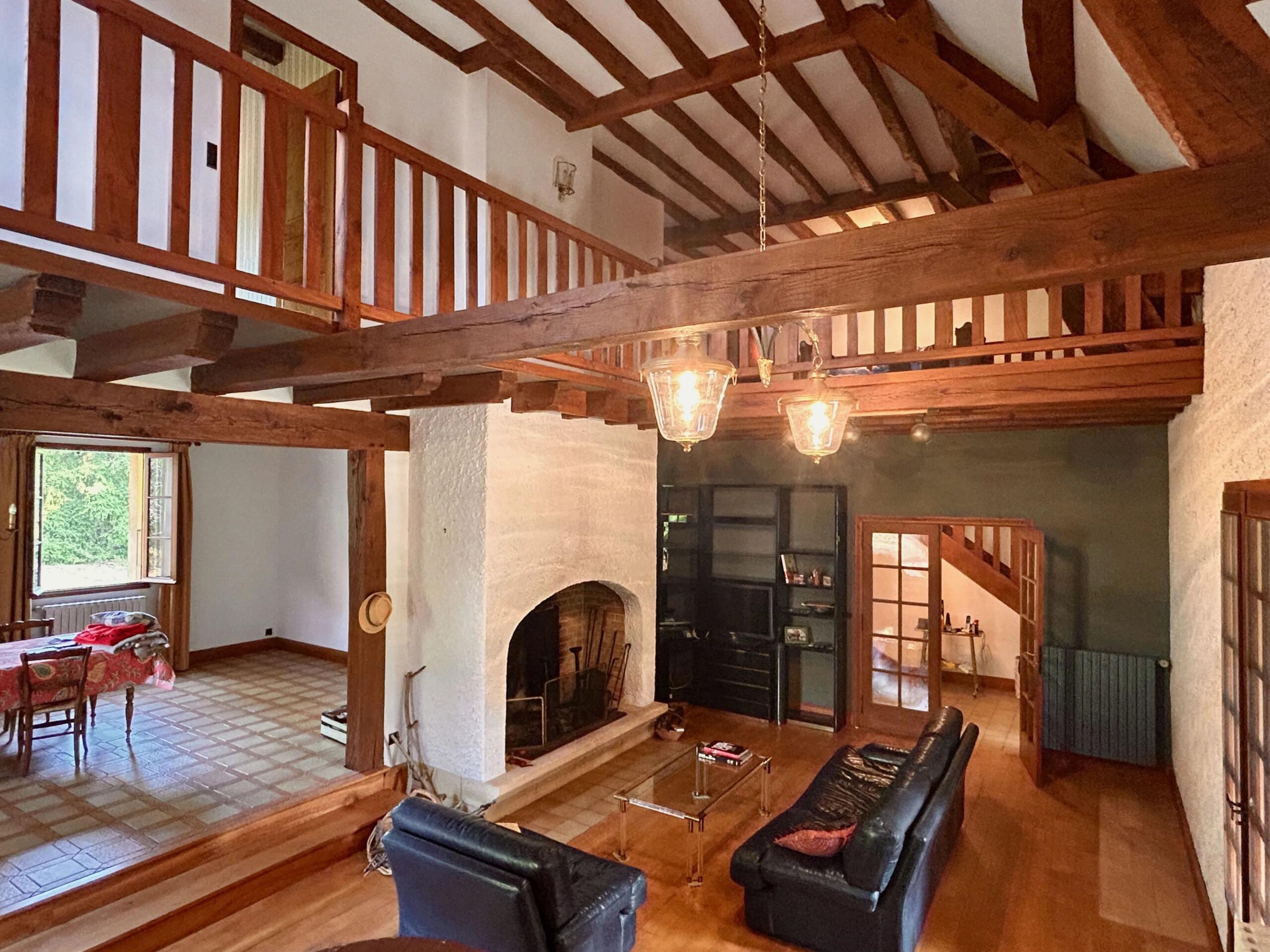 Six-Bedroom Lotoise House with Pigeonnier near Gourdon, Lot, Midi-Pyrénées – France – BVI82242