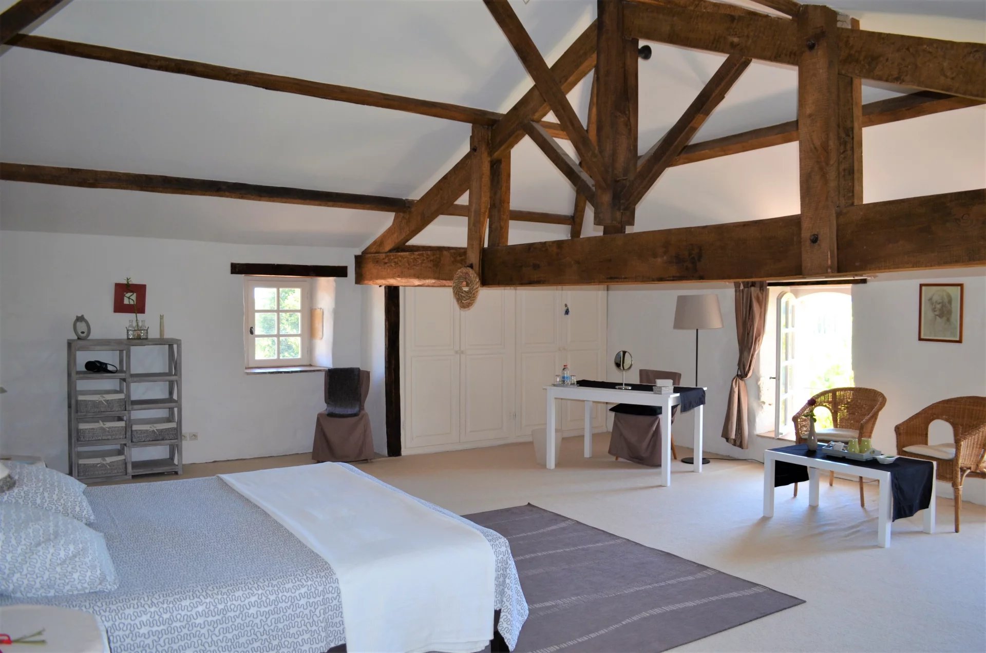 Lovely manor set in a dominant position with pool, Aquitaine – France – BVI66659