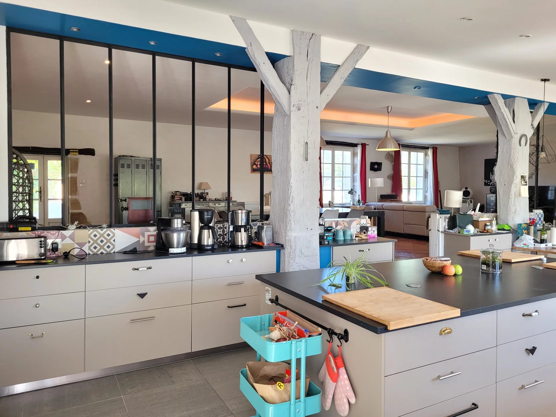 Lovely manor set in a dominant position with pool, Aquitaine – France – BVI66659