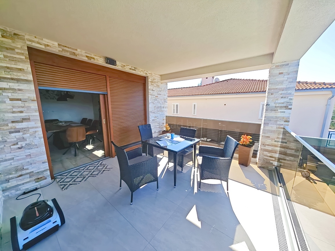 4 bedroom villa in Malinska-Dubašnica, Croatia – 103468