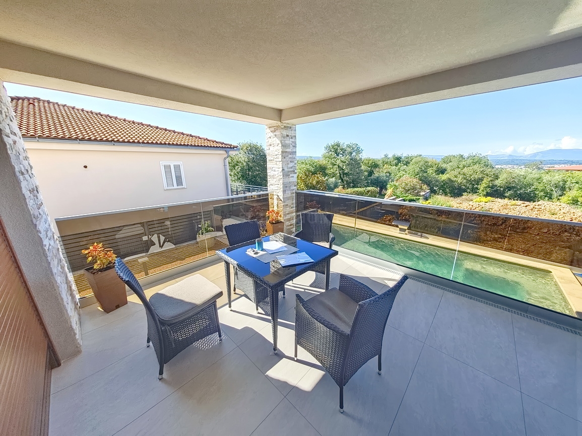 4 bedroom villa in Malinska-Dubašnica, Croatia – 103468