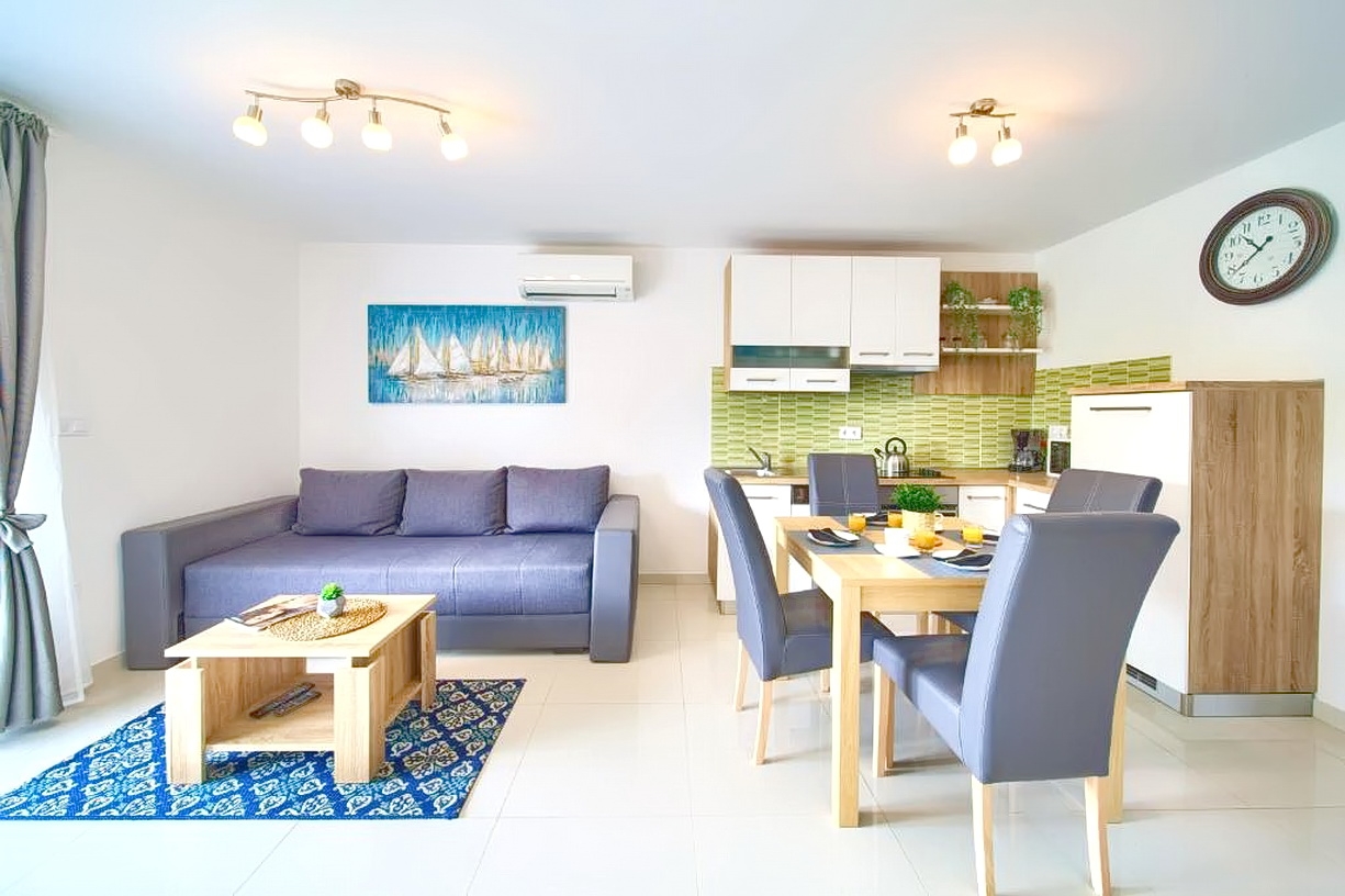 3 bedroom apartment in Malinska-Dubašnica, Croatia – 103464