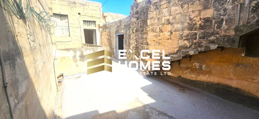 2 bedroom Character House in Qormi, Malta – 64016