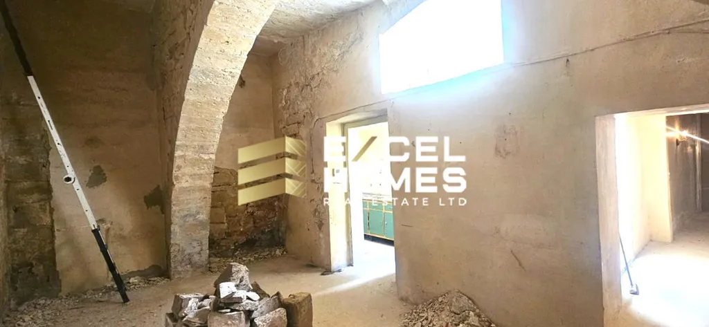 2 bedroom Character House in Qormi, Malta – 64016