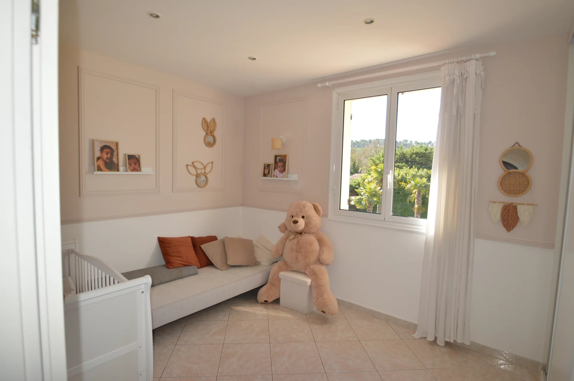 Stunning 230sqm Villa located between Bouc Bel Air and Cabriès, Provence-Alpes-Côte d’Azur – France – BVI79292