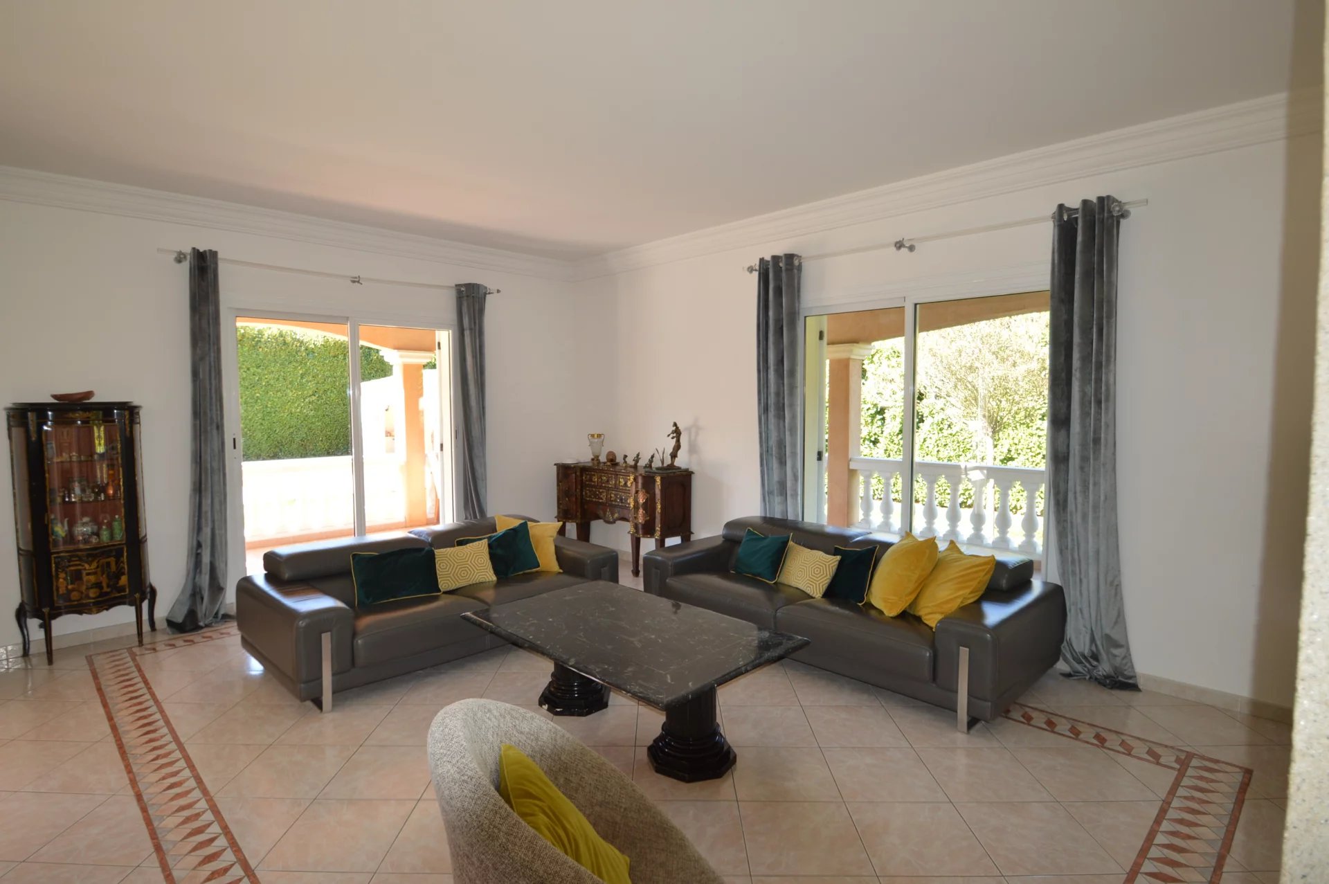 Stunning 230sqm Villa located between Bouc Bel Air and Cabriès, Provence-Alpes-Côte d’Azur – France – BVI79292