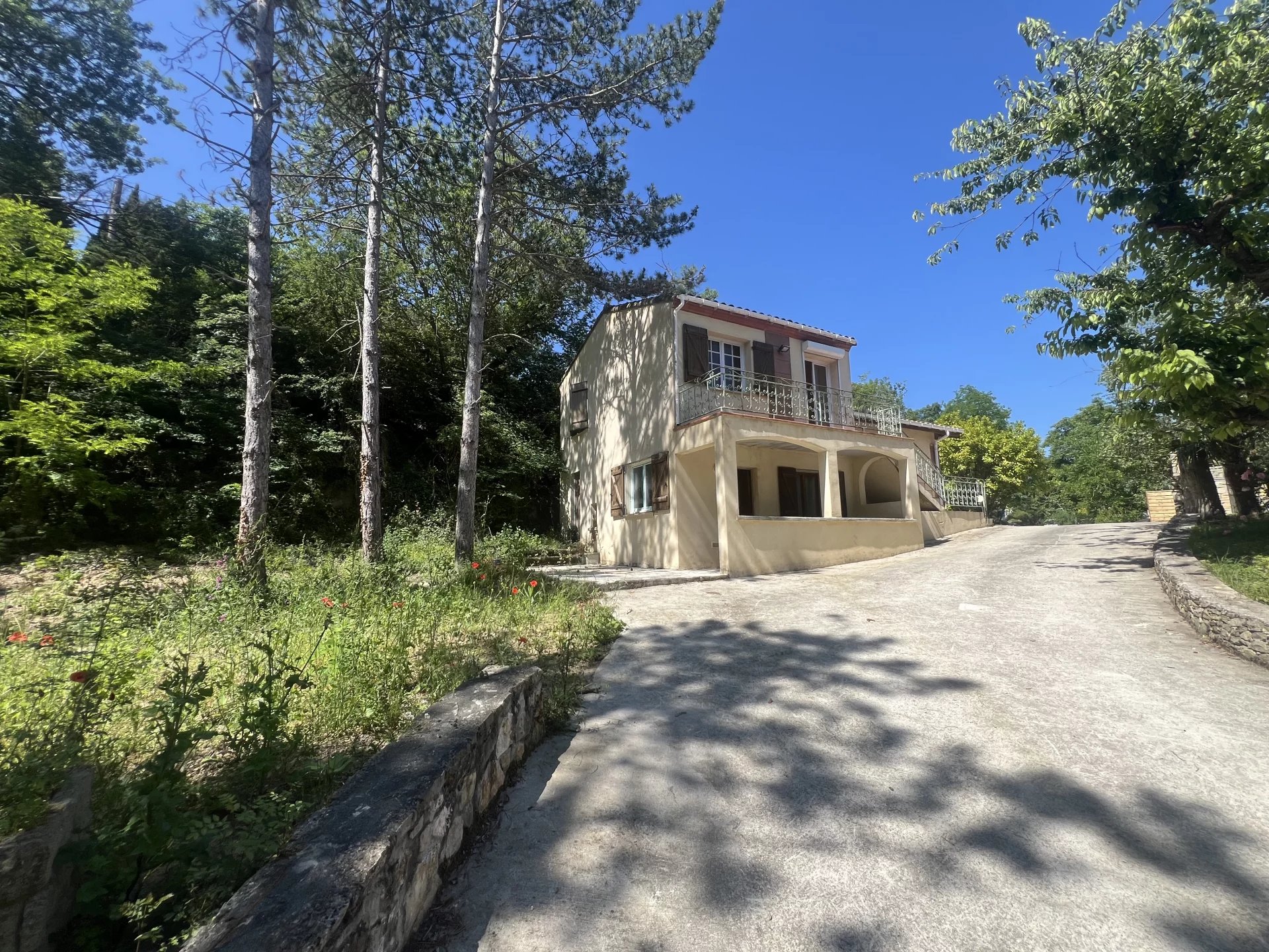 Spacious Property with further Potential in a Quiet Yet Central Location, Languedoc-Roussillon – France – BVI75732