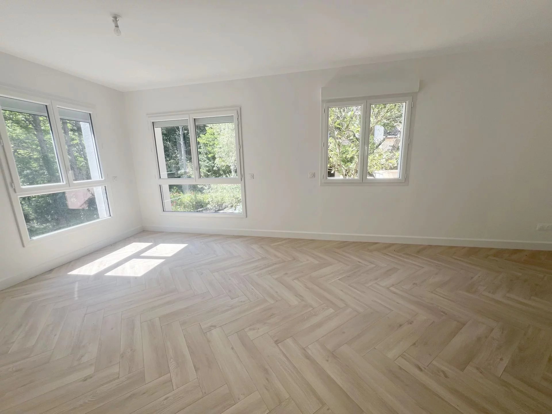 Spacious Property with further Potential in a Quiet Yet Central Location, Languedoc-Roussillon – France – BVI75732