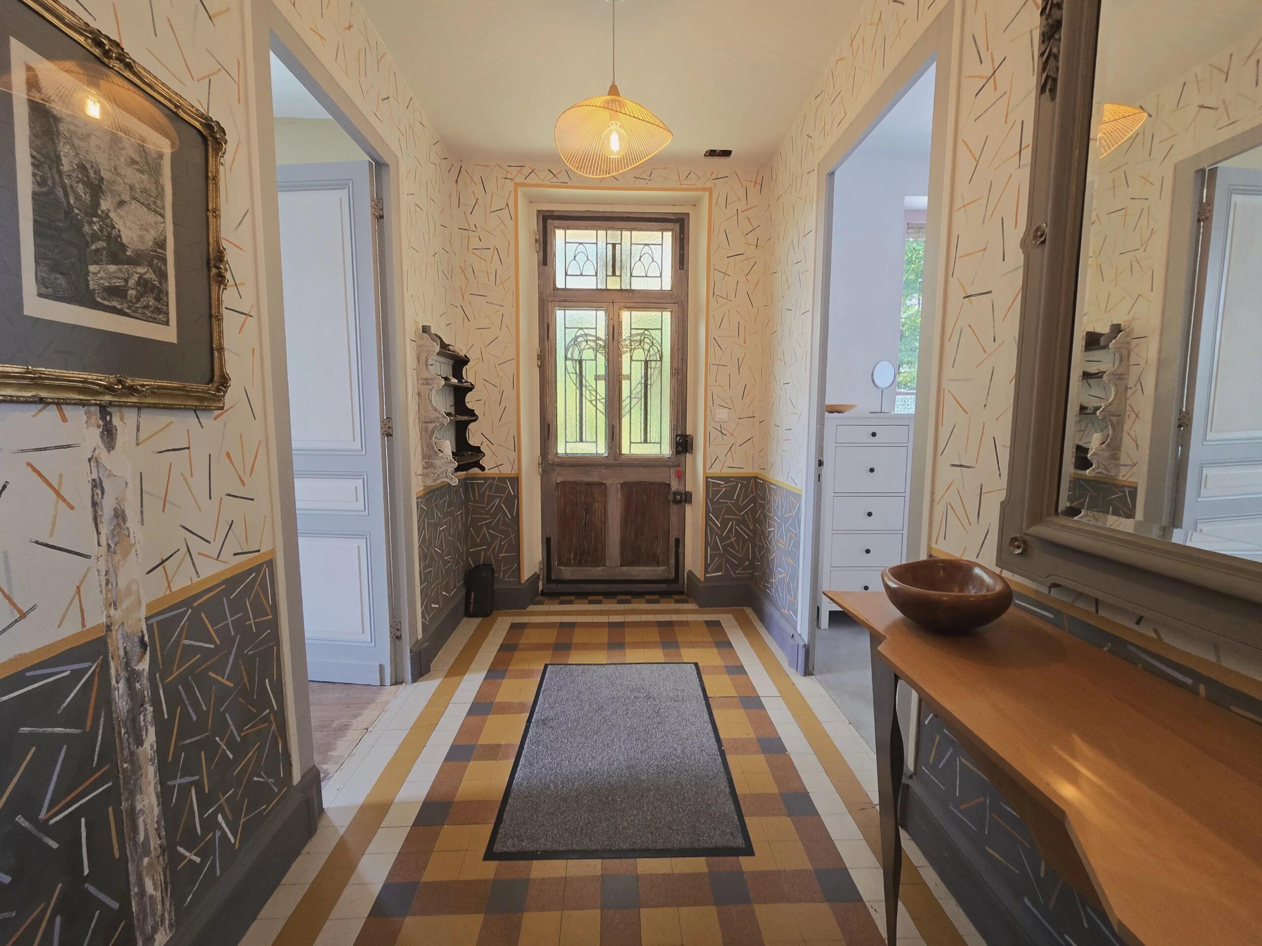 Charming family home with potential, Aquitaine – France – BVI82319