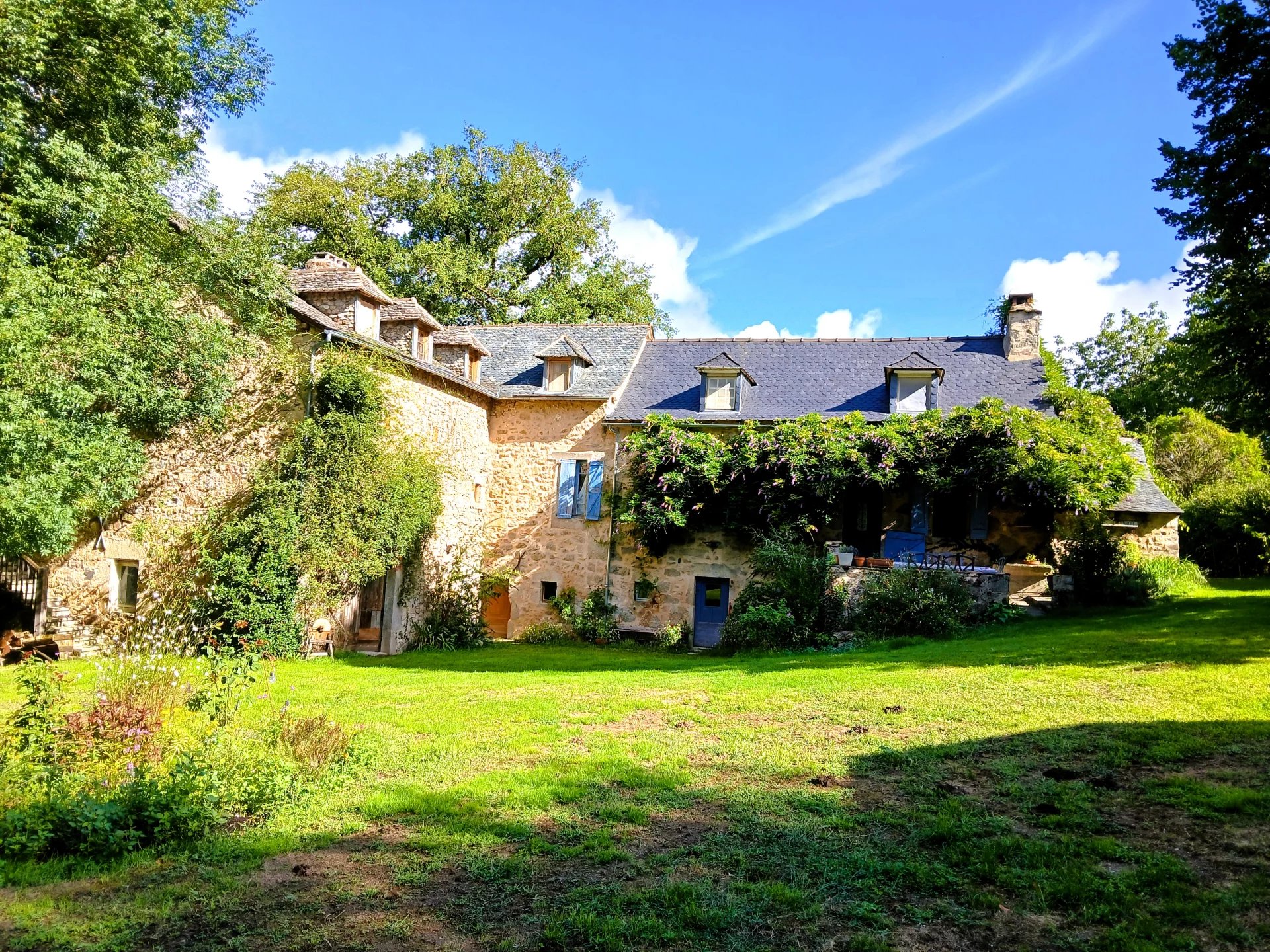 Lunac: Secluded Character Property with three self-contained dwellings,  Pool and Panoramic Views, Midi-Pyrénées – France – BVI76889
