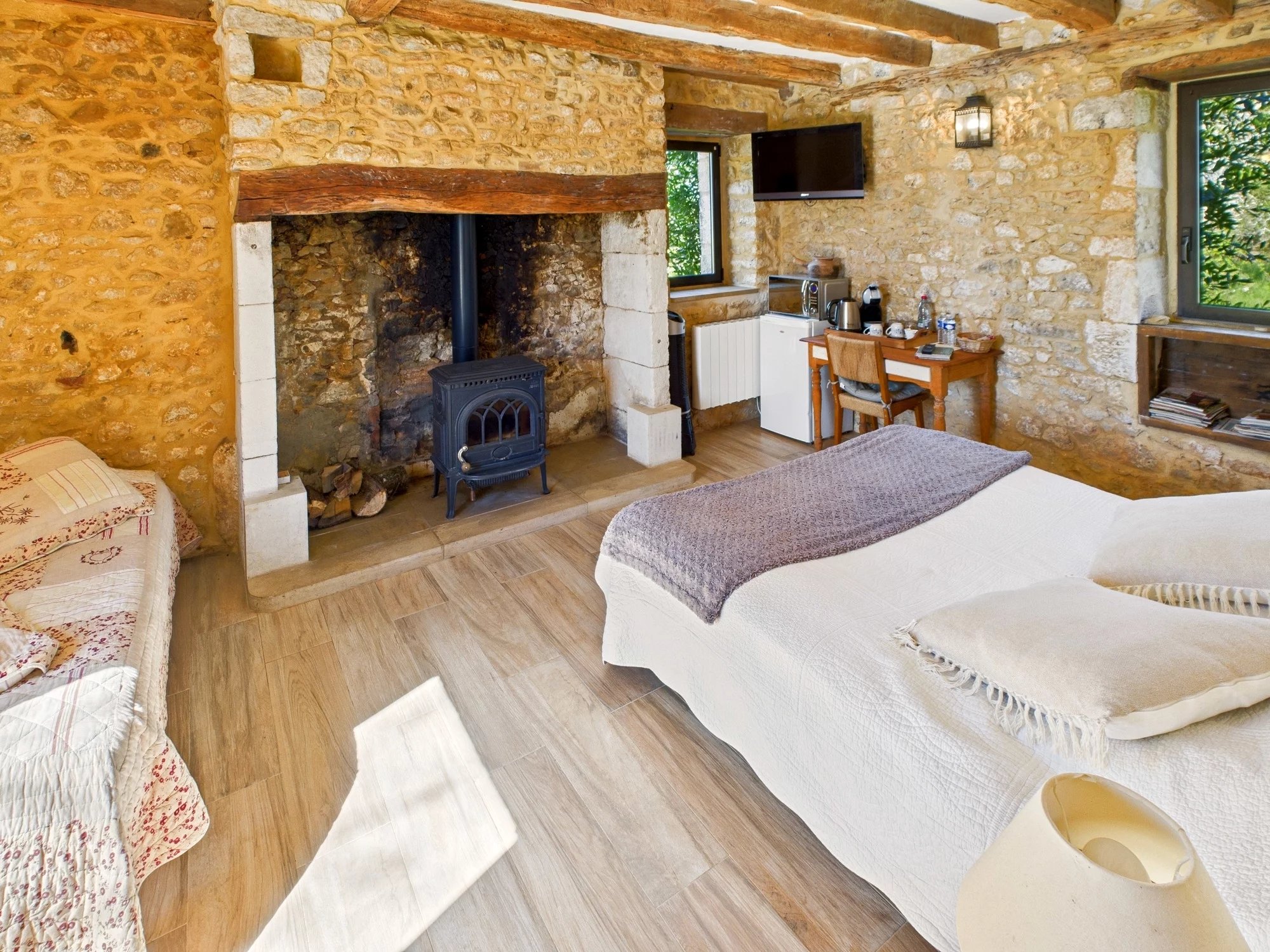 Charming Stone Property with Business Opportunity – Near Sarlat!, Aquitaine – France – BVI67985