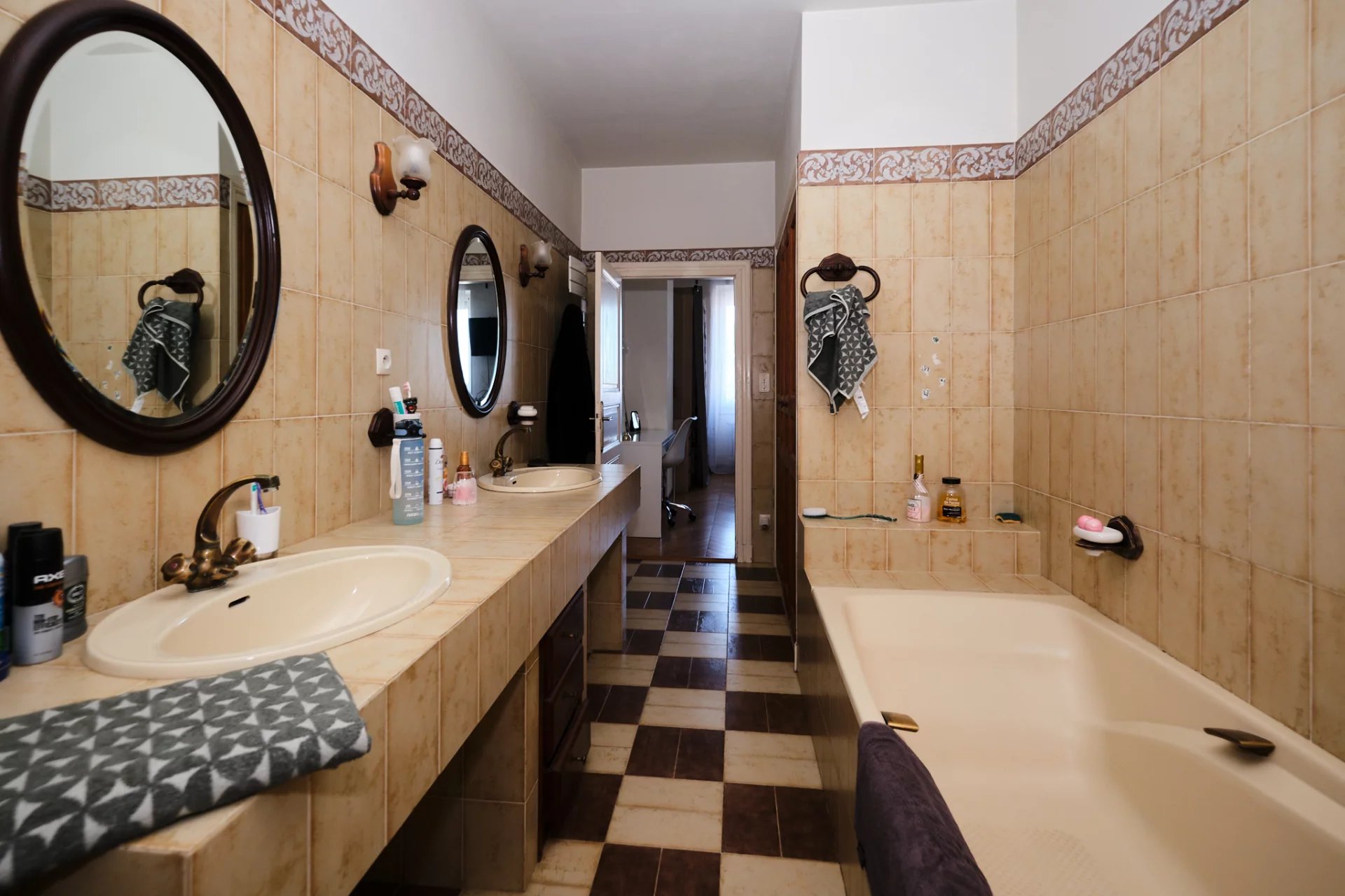 Spacious 5-Bedroom Family Home with Panoramic Views – Salvagnac, Midi-Pyrénées – France – BVI82420