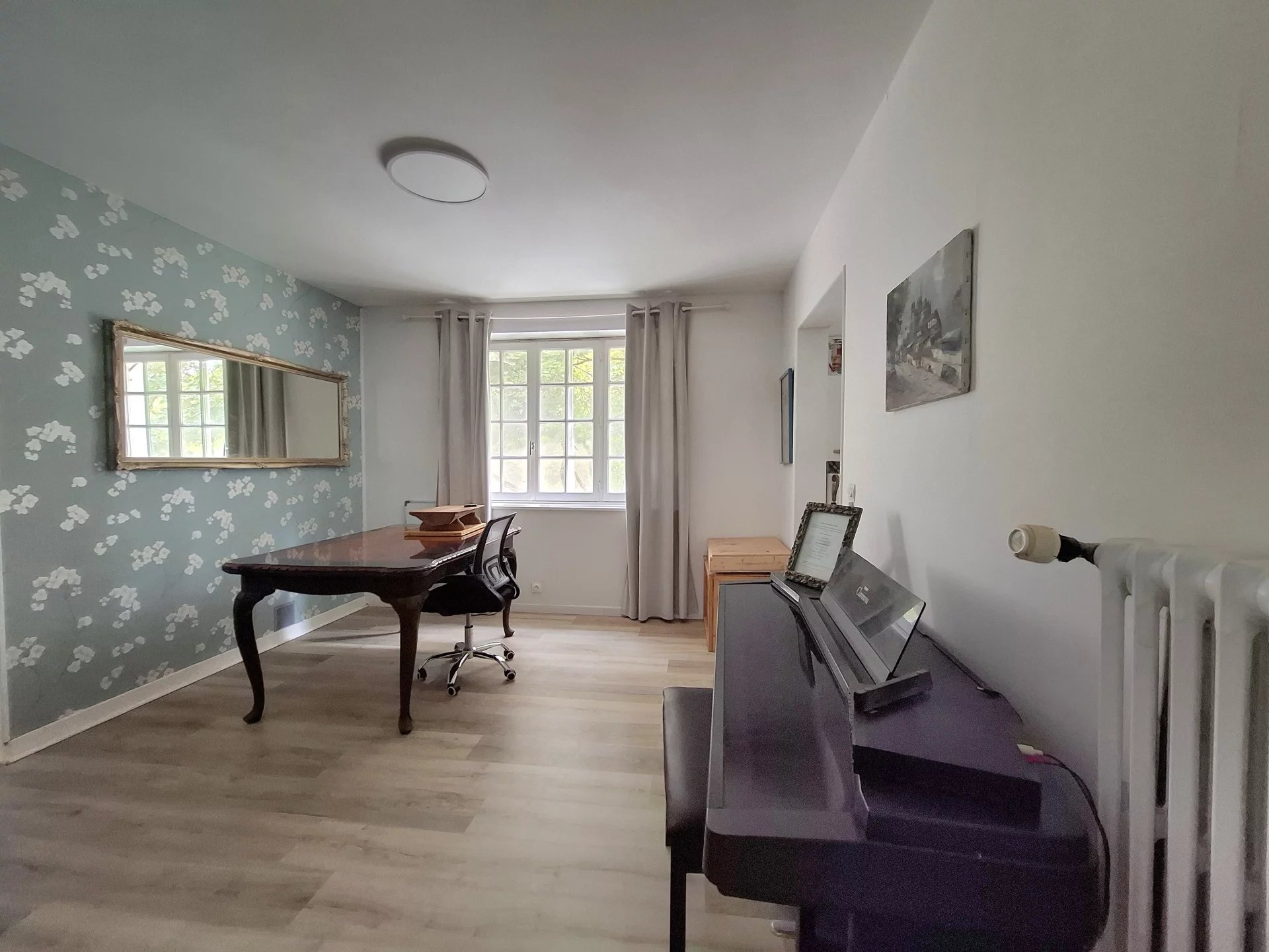 Attractive property with amazing living area and large, private grounds, Poitou-Charentes – France – BVI81980