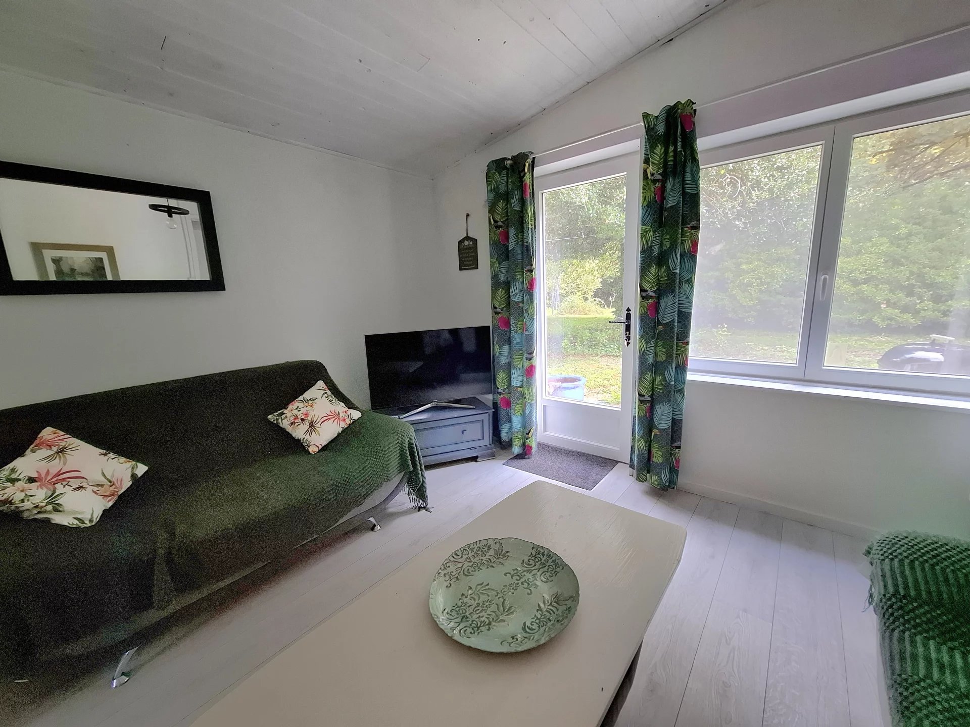 Attractive property with amazing living area and large, private grounds, Poitou-Charentes – France – BVI81980